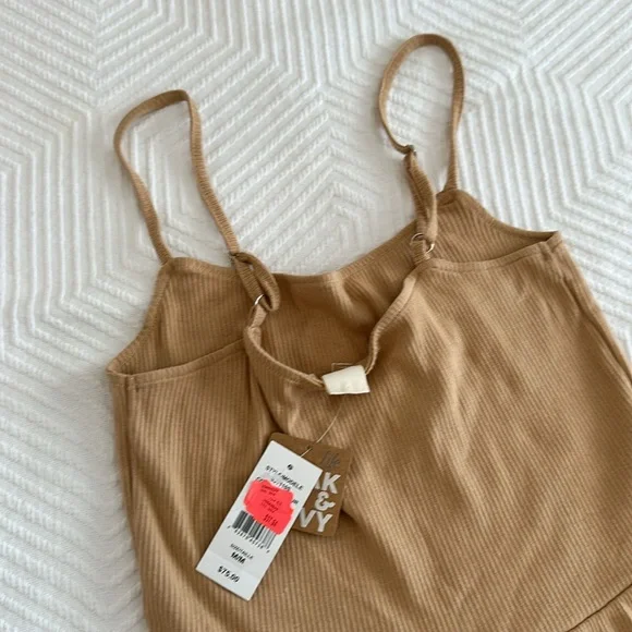 Short romper - Picture 2 of 2